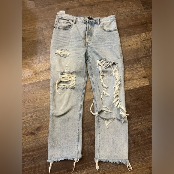 Levi’s 501 women ripped jeans - Picture 1 of 5